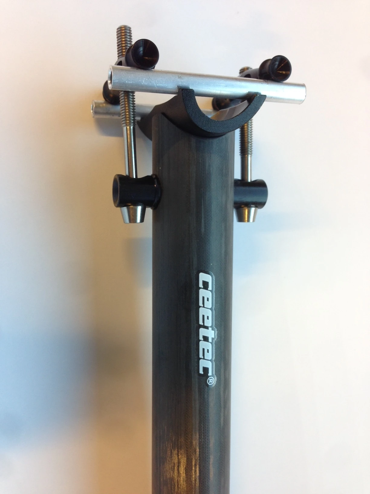 Ceetec C1 Evo Carbon 30.9mm/350mm Black Sattelstütze 4 Ceetec C1 Evo Carbon 30.9mm/350mm Black Sattelstütze – Bild 2