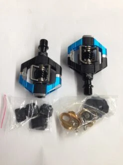 Crankbrothers Candy 7 Black/electric Blue Pedale 5 Crankbrothers Candy 7 Black/electric Blue Pedale -MAXXIS Verkäufe crank brothers candy 7 black electric blue 1