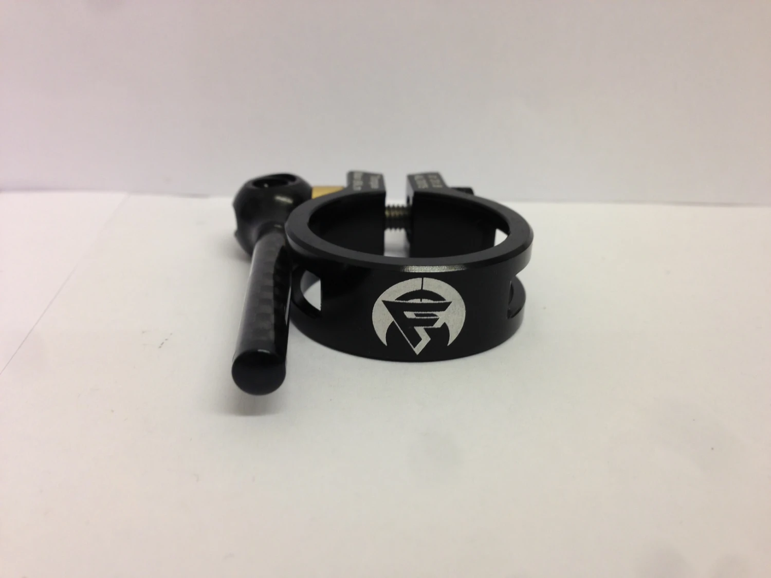 Far And Near QR Clamp Carbon-Alloy 31.8mm Schwarz Sattelstützenklemme 5 Far And Near QR Clamp Carbon-Alloy 31.8mm Schwarz Sattelstützenklemme – Bild 3