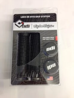ODI Troy Lee Designs Signature Series Lock-On Grips Black Lenkergriffe 5 ODI Troy Lee Designs Signature Series Lock-On Grips Black Lenkergriffe -MAXXIS Verkäufe odi troy lee designs signature series lock on black 1